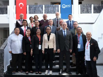 Filipinler Heyeti Üniversitemizi Ziyaret Etti