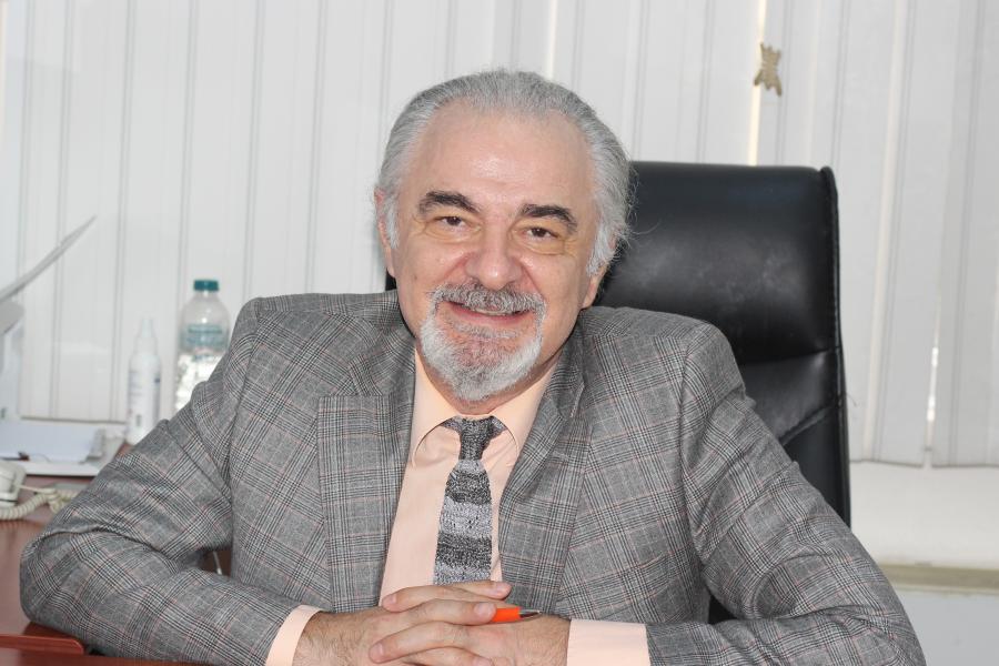 Prof. Dr. Adnan Çalık