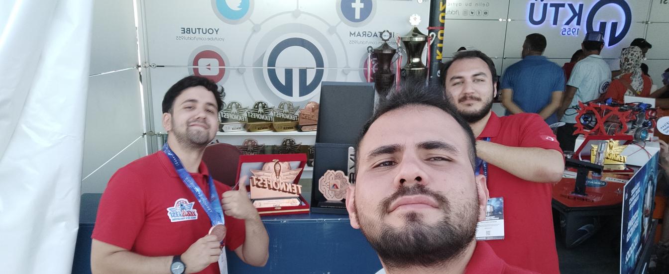 TEKNOFEST T3 AI Hackathon YarışmasıBüyük Dİl Modeli ile Uygulama Geliştirme Üçüncüsü Olan Öğrenciler