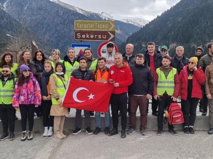 İstiklal Marşı'mızın Kabulünün Yıl Dönümünde Uzungöl'de Anlamlı Etkinlik