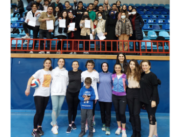 Sağlık Bilimleri ve Eczacılık Fakültesi Voleybol Maçı