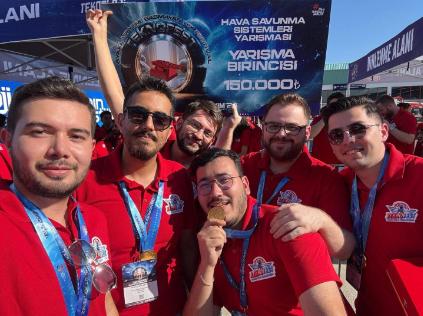 Prof.Dr Vasif Nabiyev'in danışmanlığındaki Hangar takımı TEKNOFEST Hava Savunma Sistemleri Yarışmasında birincilikle ödüllendirilmiştir