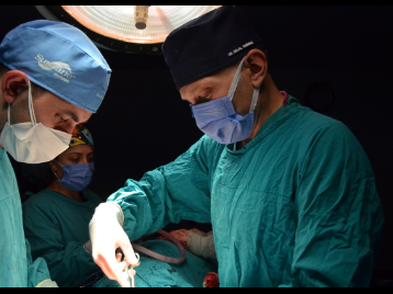 COVID-19 yoğun bakım tedavisi kaynaklı soluk borusu darlığı ameliyatla giderildi