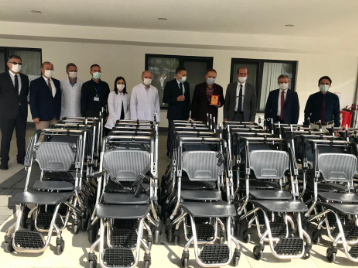 Hayırsever işadamı Mehmet Ali Derya beyden hastanemize tekerlekli sandalye bağışı yapılmıştır.
